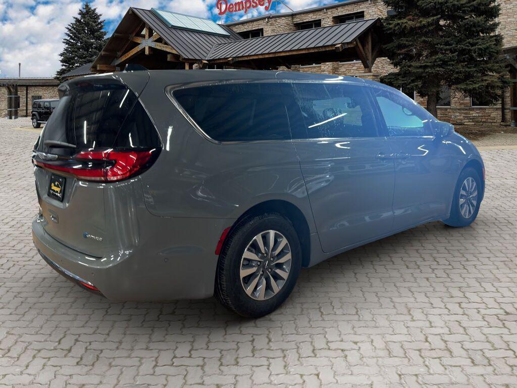 used 2025 Chrysler Pacifica Hybrid car, priced at $36,403