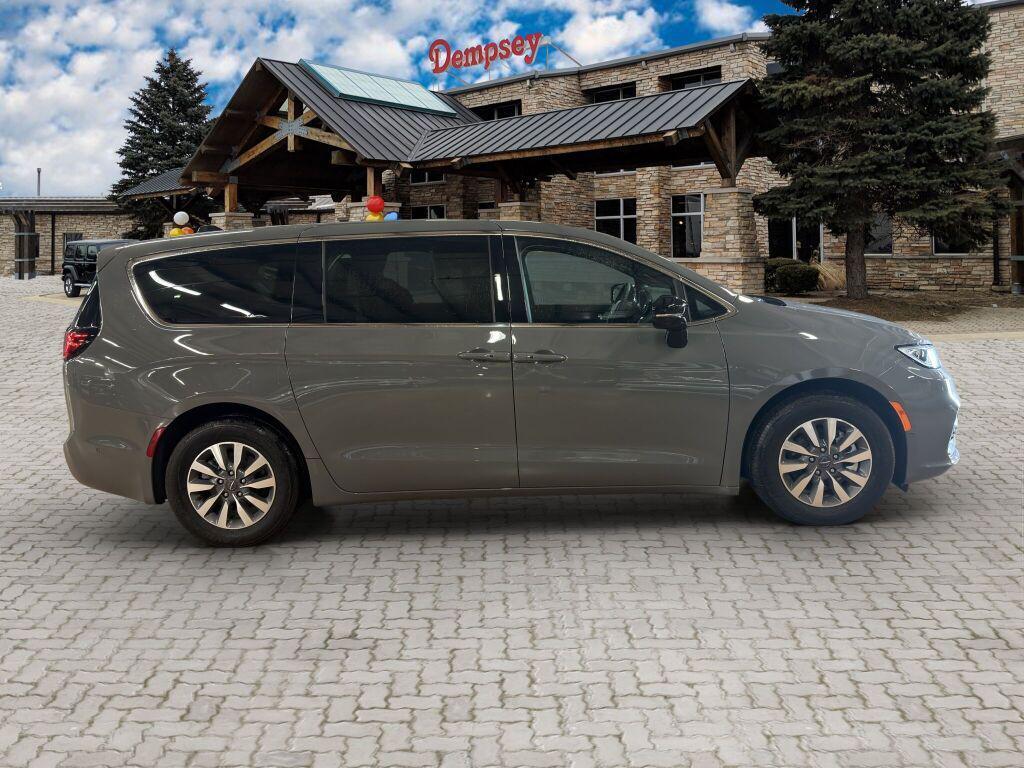used 2025 Chrysler Pacifica Hybrid car, priced at $36,403