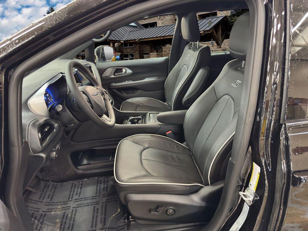 new 2026 Chrysler Pacifica car, priced at $49,423