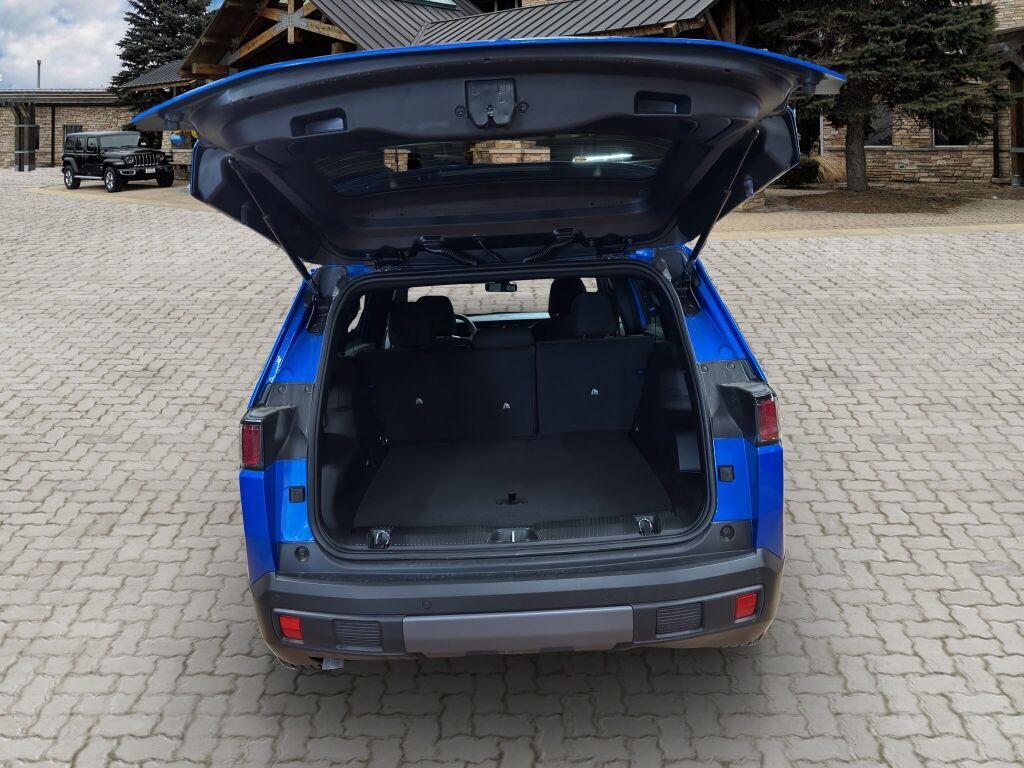 new 2026 Jeep Cherokee car, priced at $39,699