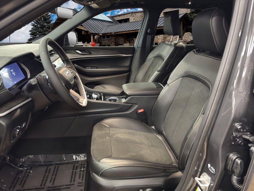 new 2026 Jeep Grand Cherokee car, priced at $48,511