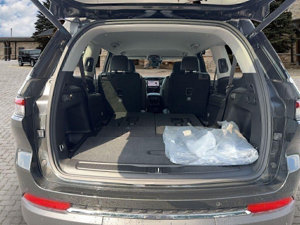 new 2023 Jeep Grand Cherokee L car, priced at $46,209