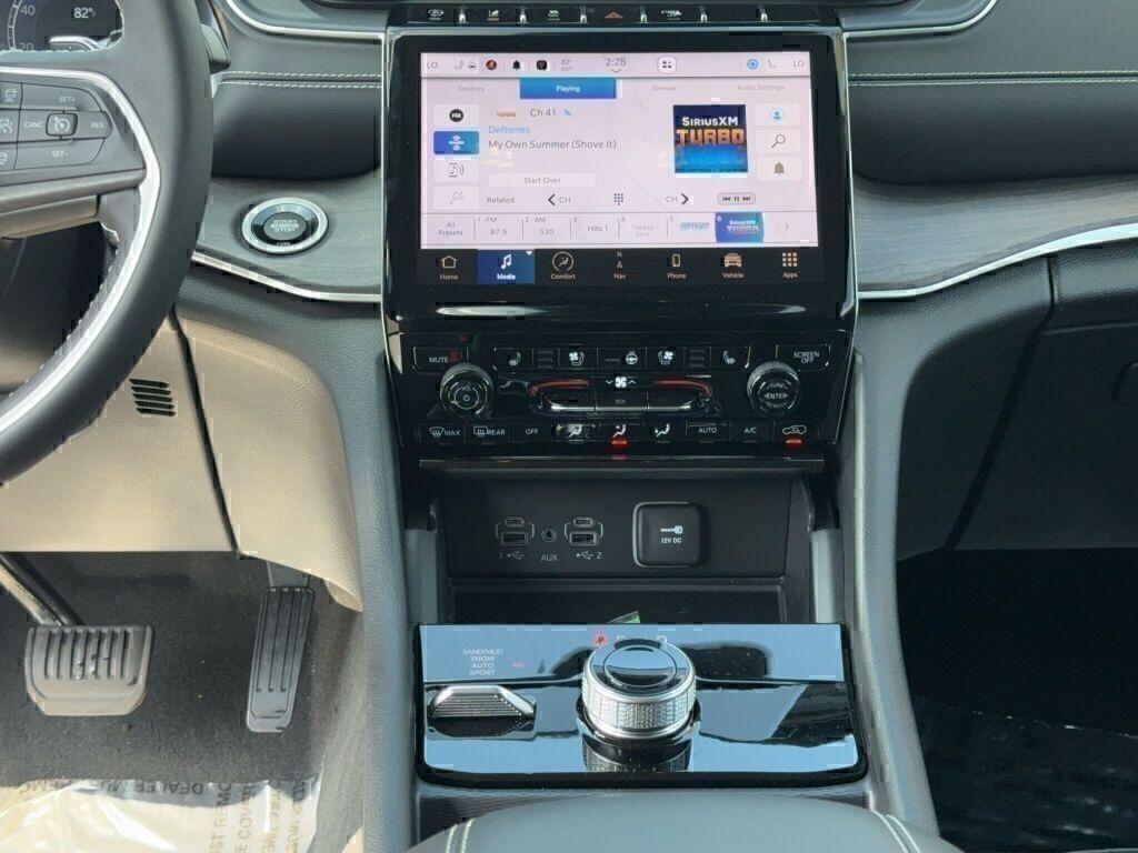 new 2023 Jeep Grand Cherokee L car, priced at $46,209