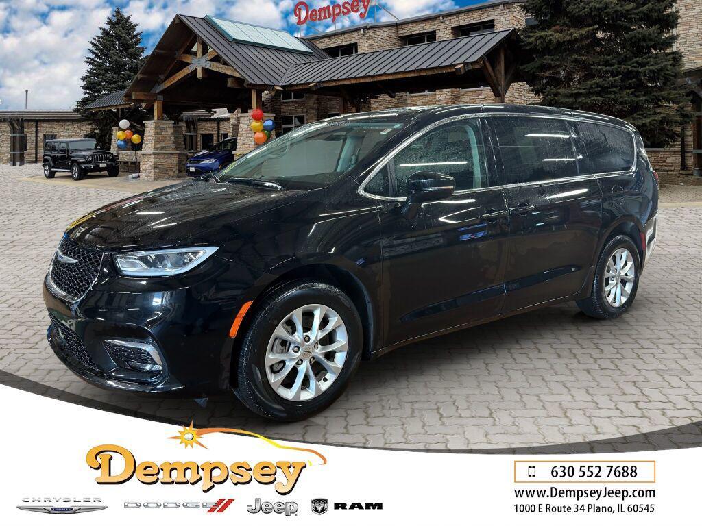used 2024 Chrysler Pacifica car, priced at $34,879
