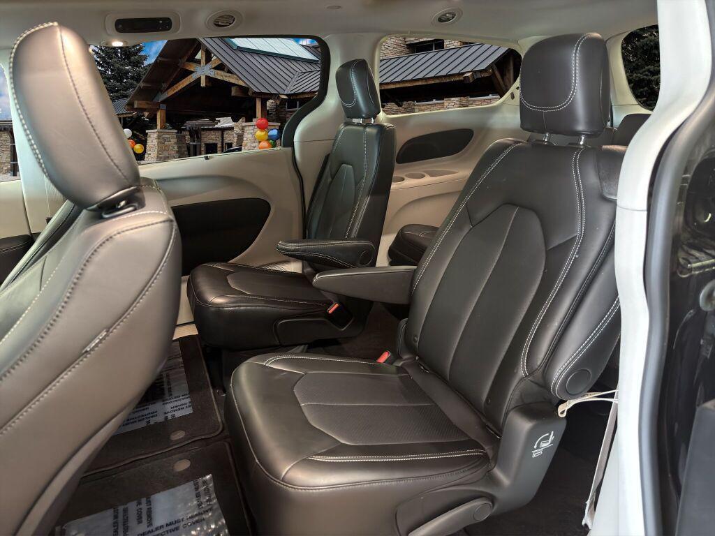 used 2024 Chrysler Pacifica car, priced at $34,879