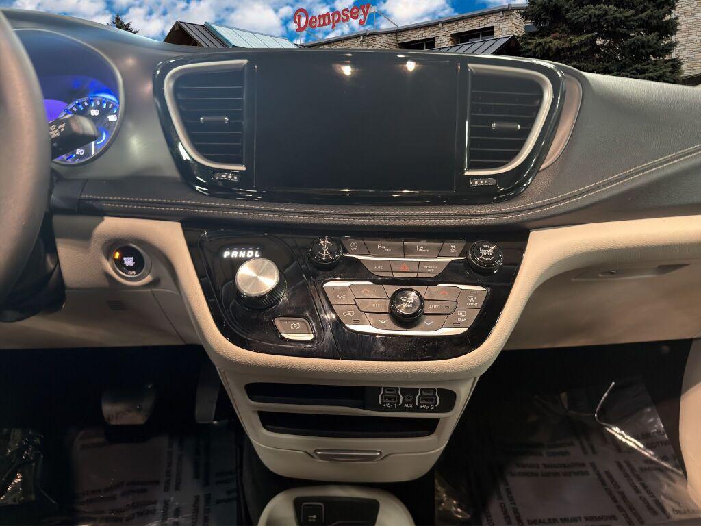 used 2024 Chrysler Pacifica car, priced at $34,879
