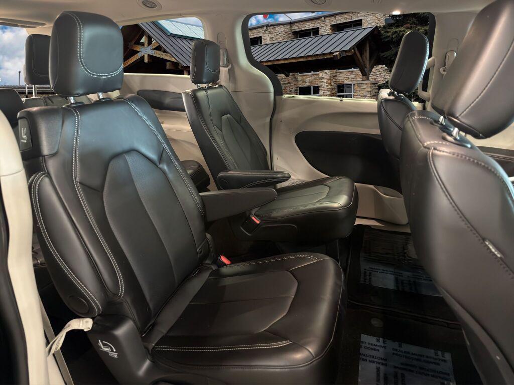 used 2024 Chrysler Pacifica car, priced at $34,879