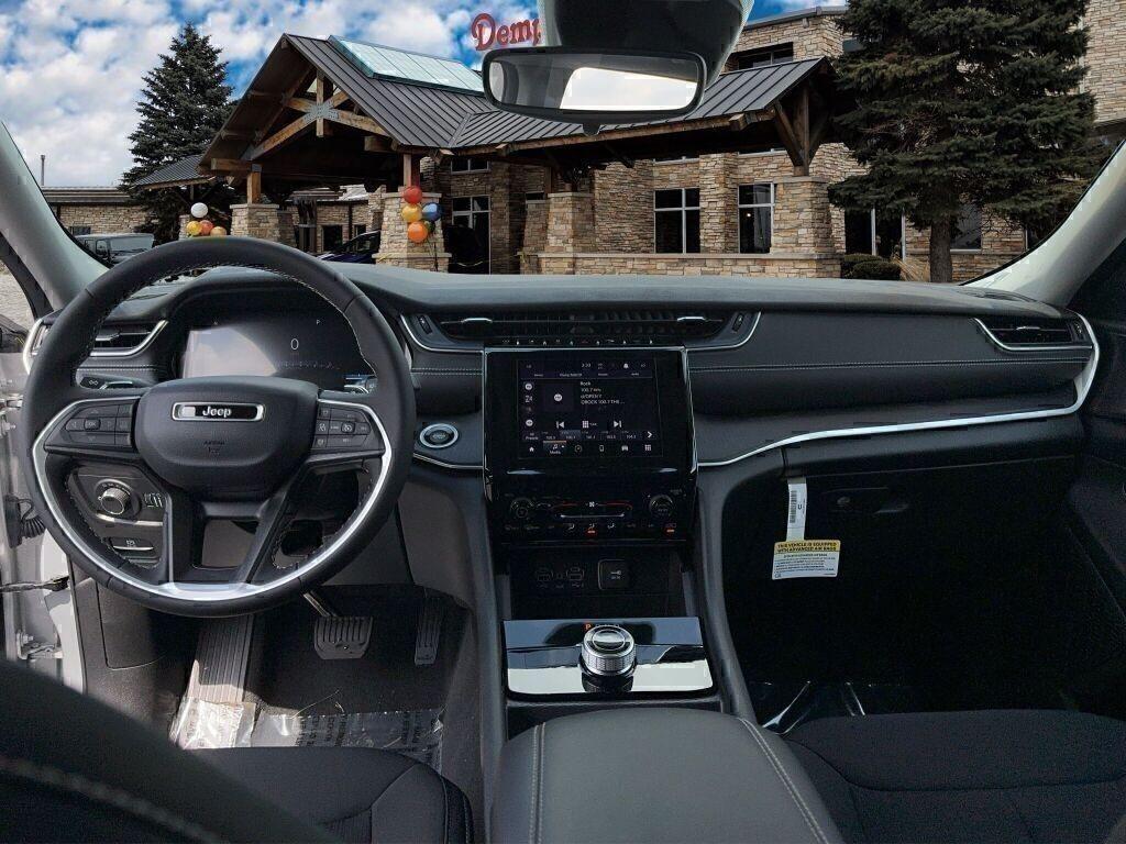 new 2023 Jeep Grand Cherokee car, priced at $37,536