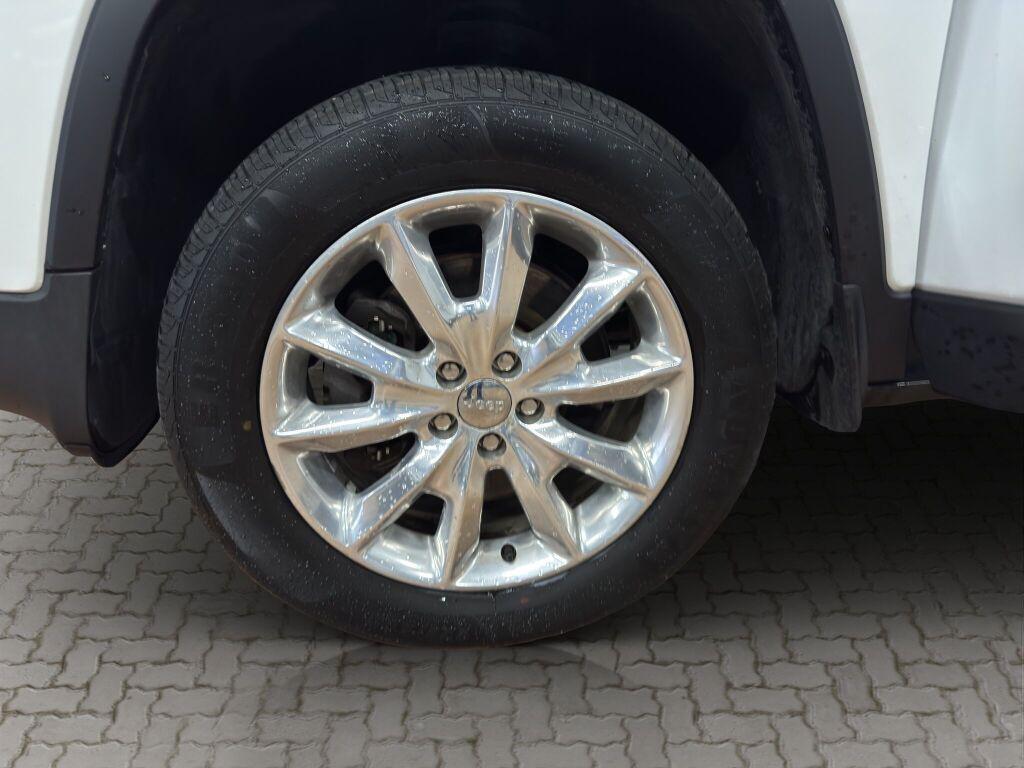 used 2016 Jeep Cherokee car, priced at $9,947