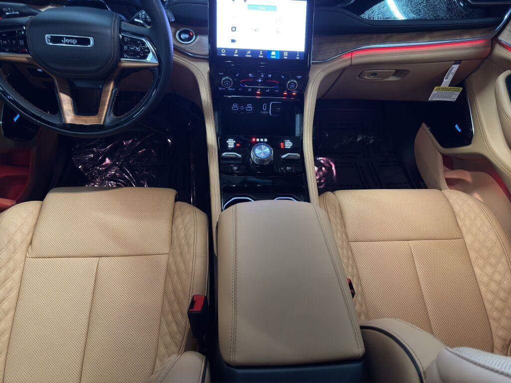 new 2025 Jeep Grand Cherokee car, priced at $69,521