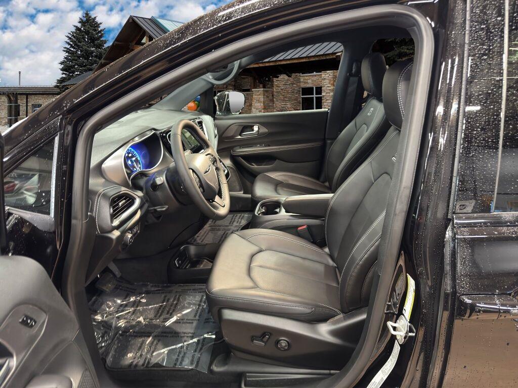 new 2026 Chrysler Pacifica car, priced at $44,615