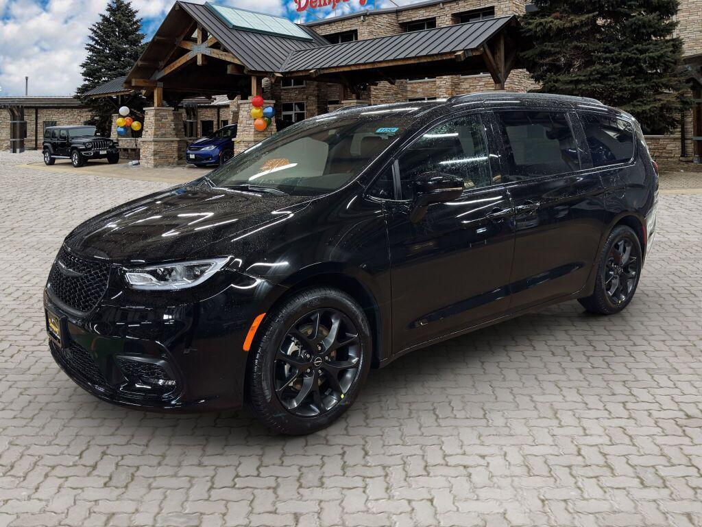 new 2026 Chrysler Pacifica car, priced at $44,615