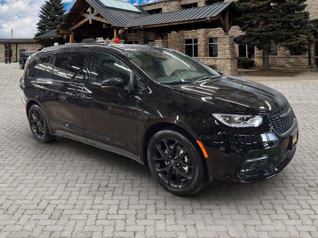 new 2026 Chrysler Pacifica car, priced at $44,615