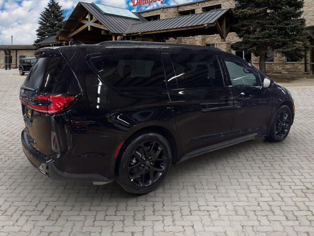 new 2026 Chrysler Pacifica car, priced at $44,615
