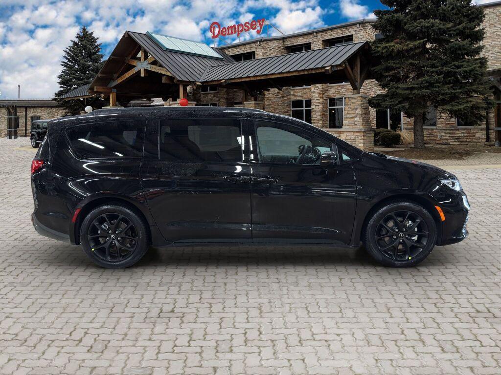 new 2026 Chrysler Pacifica car, priced at $44,615