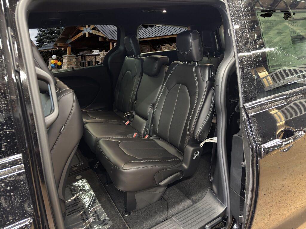 new 2026 Chrysler Pacifica car, priced at $44,615