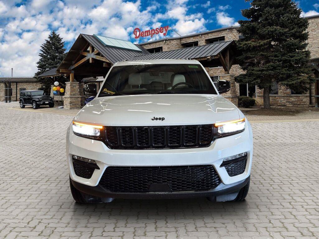 new 2025 Jeep Grand Cherokee car, priced at $51,299
