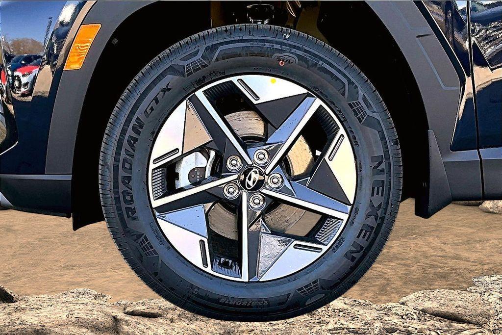 new 2026 Hyundai TUCSON Hybrid car, priced at $33,220