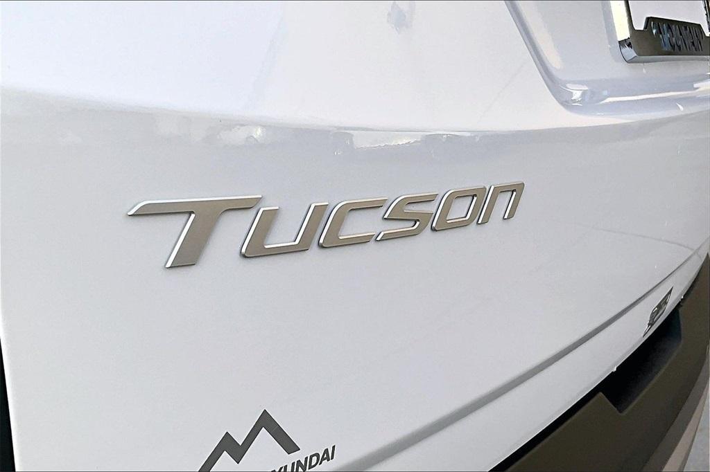 new 2026 Hyundai TUCSON Hybrid car, priced at $43,495