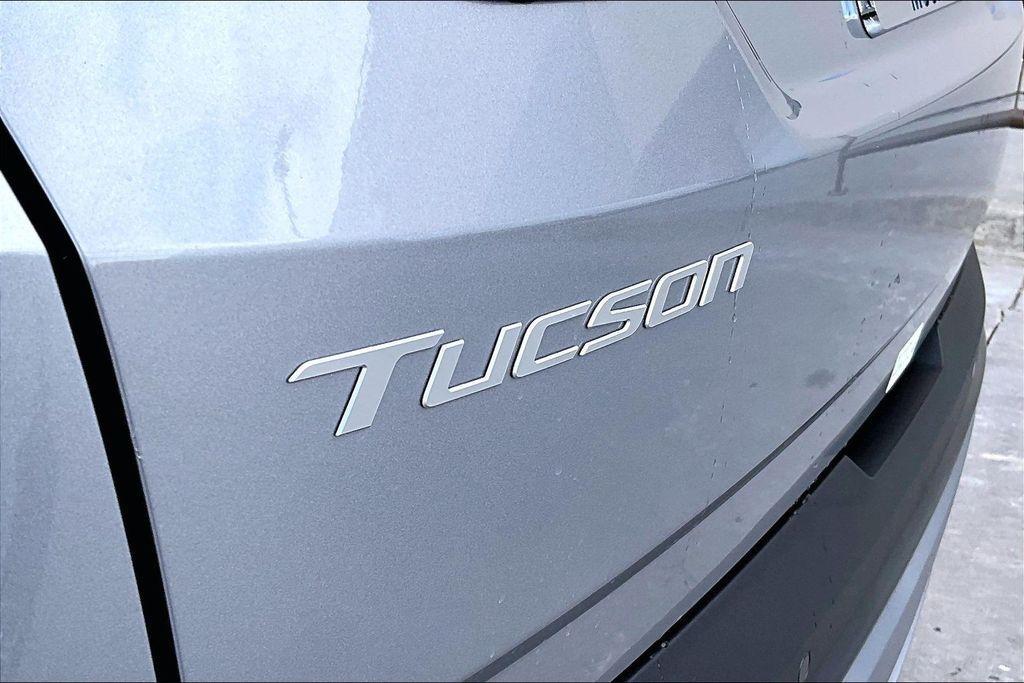 new 2026 Hyundai TUCSON Hybrid car, priced at $39,615