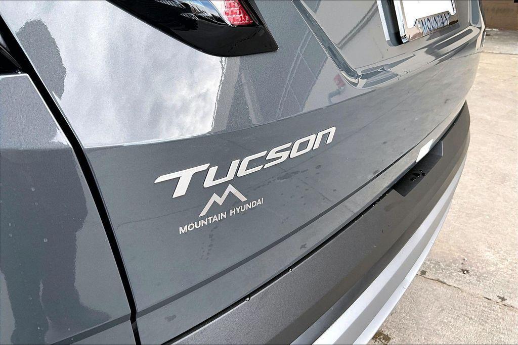 new 2026 Hyundai TUCSON Hybrid car, priced at $32,695