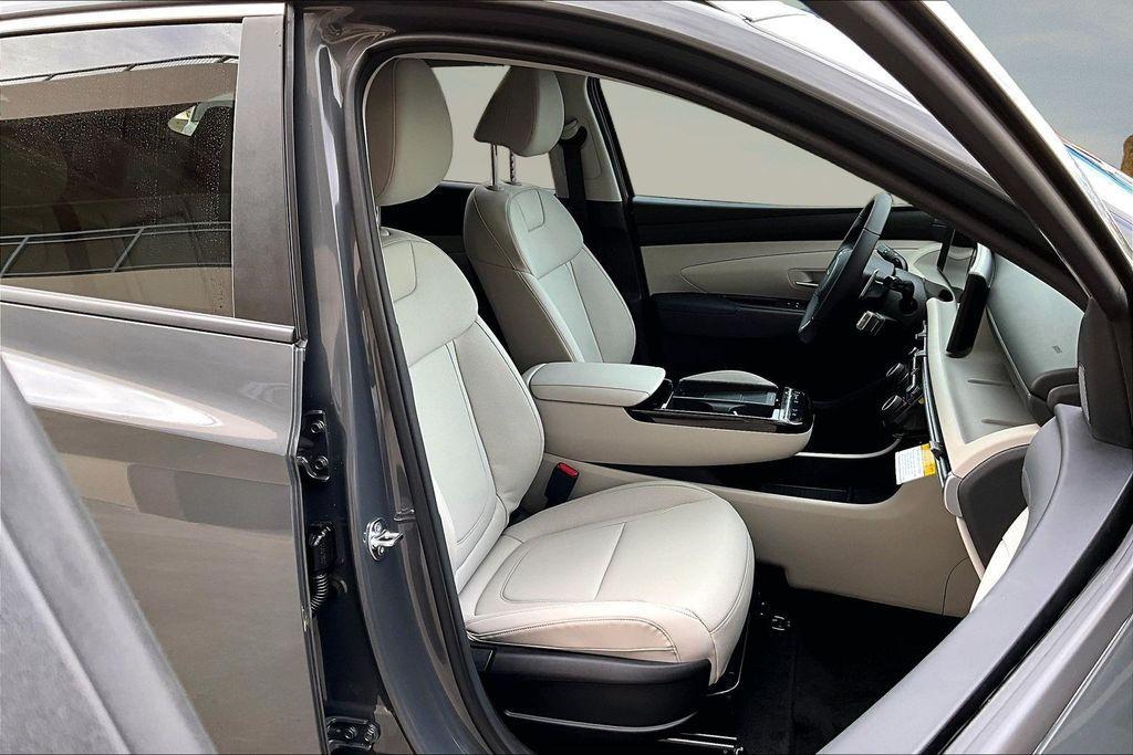 new 2026 Hyundai TUCSON Hybrid car, priced at $32,695