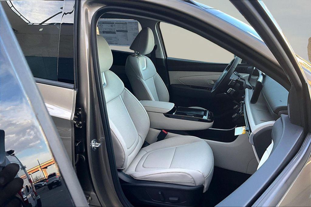 new 2026 Hyundai TUCSON Hybrid car, priced at $39,495