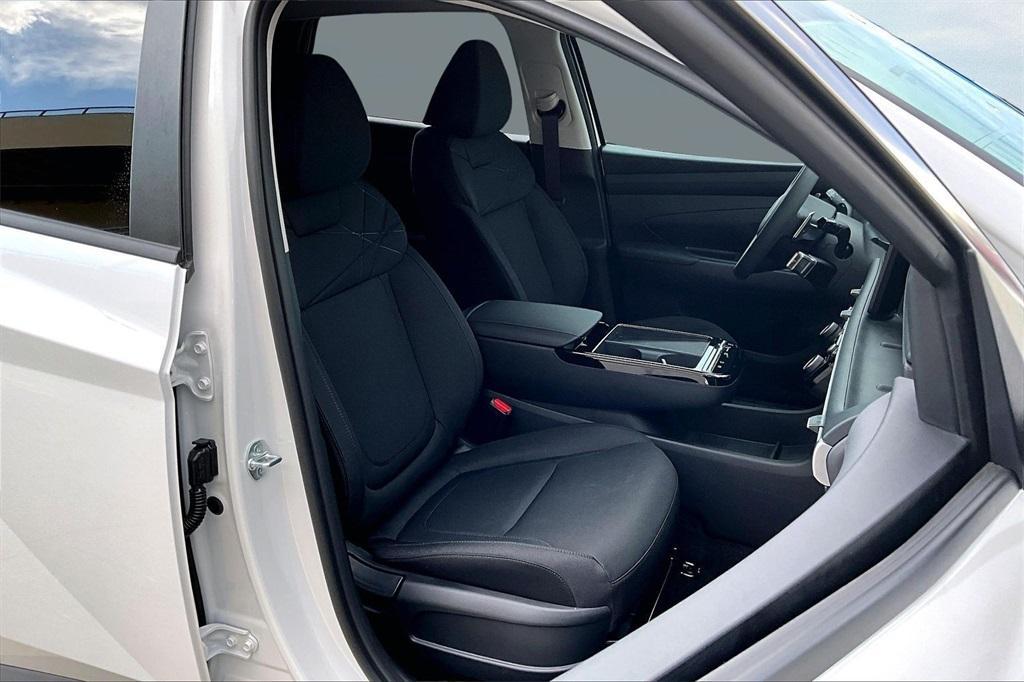 new 2026 Hyundai TUCSON Hybrid car, priced at $35,600