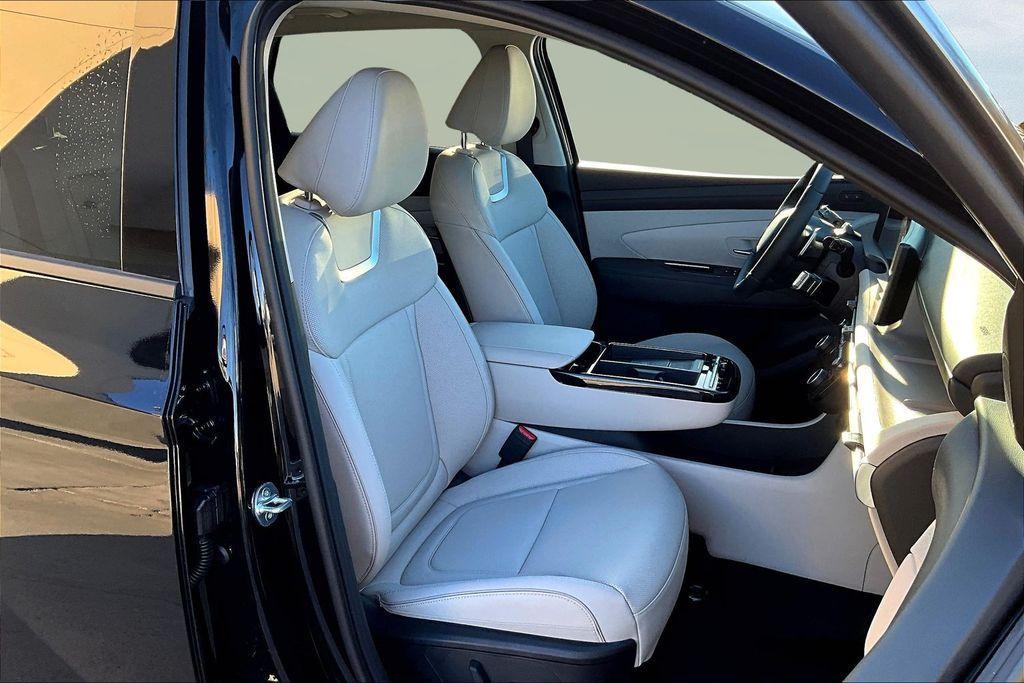 new 2026 Hyundai TUCSON Hybrid car, priced at $39,495