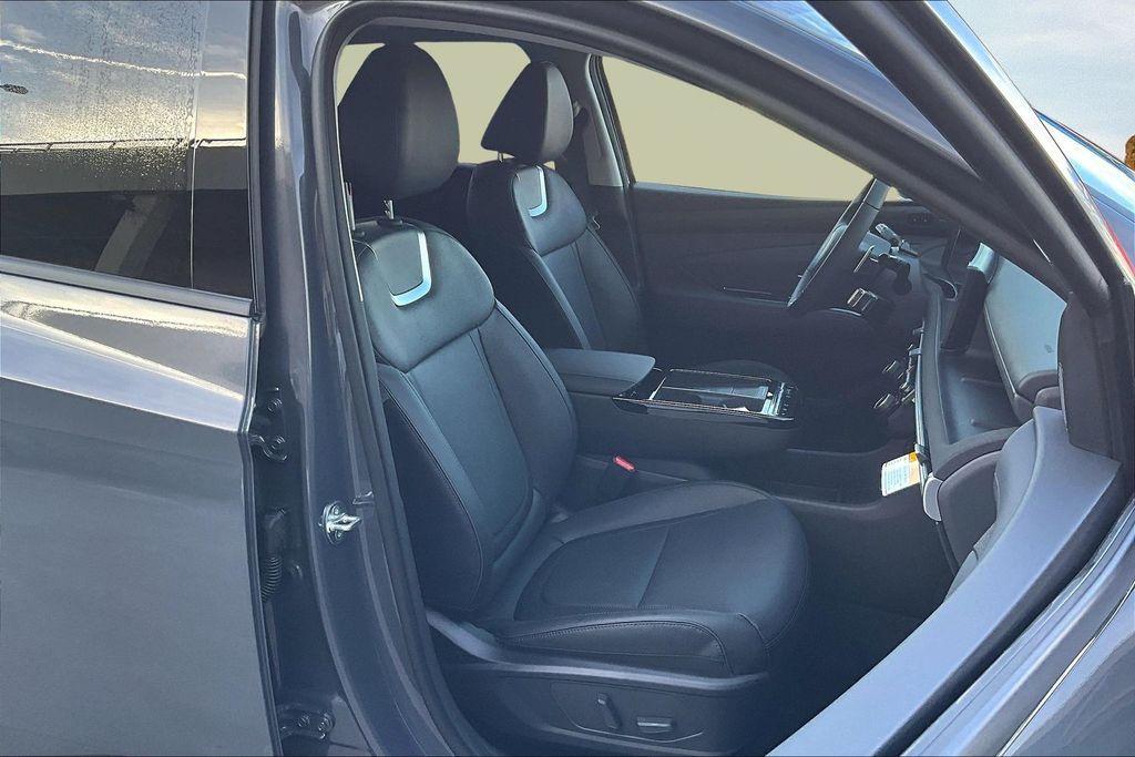 new 2026 Hyundai TUCSON Hybrid car, priced at $39,180