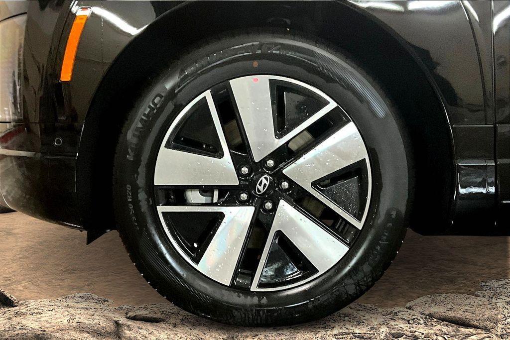 new 2026 Hyundai IONIQ 9 car, priced at $55,420