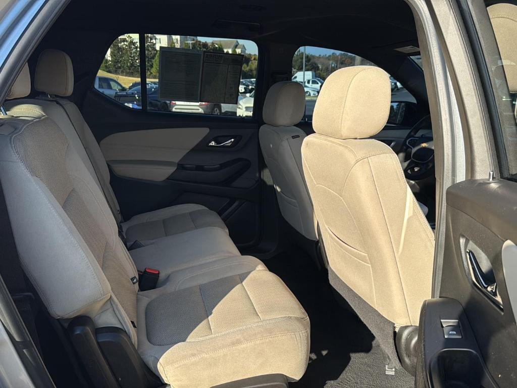 used 2022 Chevrolet Traverse car, priced at $18,000