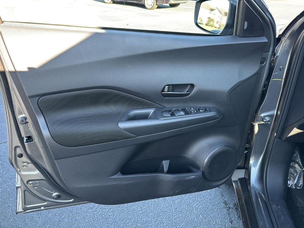 new 2025 Nissan Kicks Play car, priced at $22,025