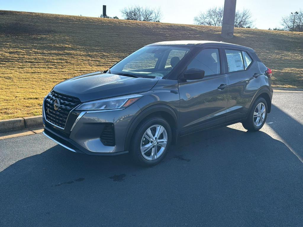 new 2025 Nissan Kicks Play car, priced at $22,025