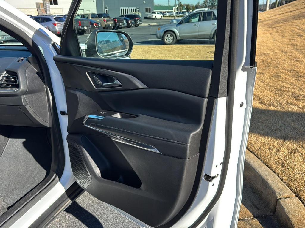 used 2025 Chevrolet Traverse car, priced at $37,500