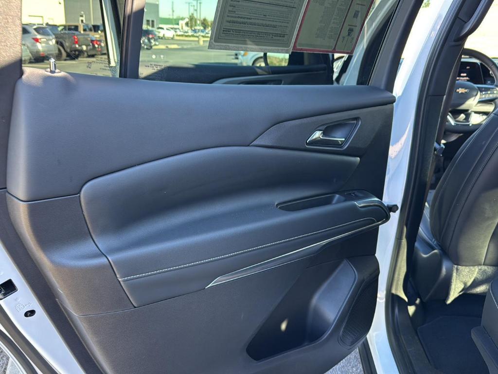 used 2025 Chevrolet Traverse car, priced at $37,500