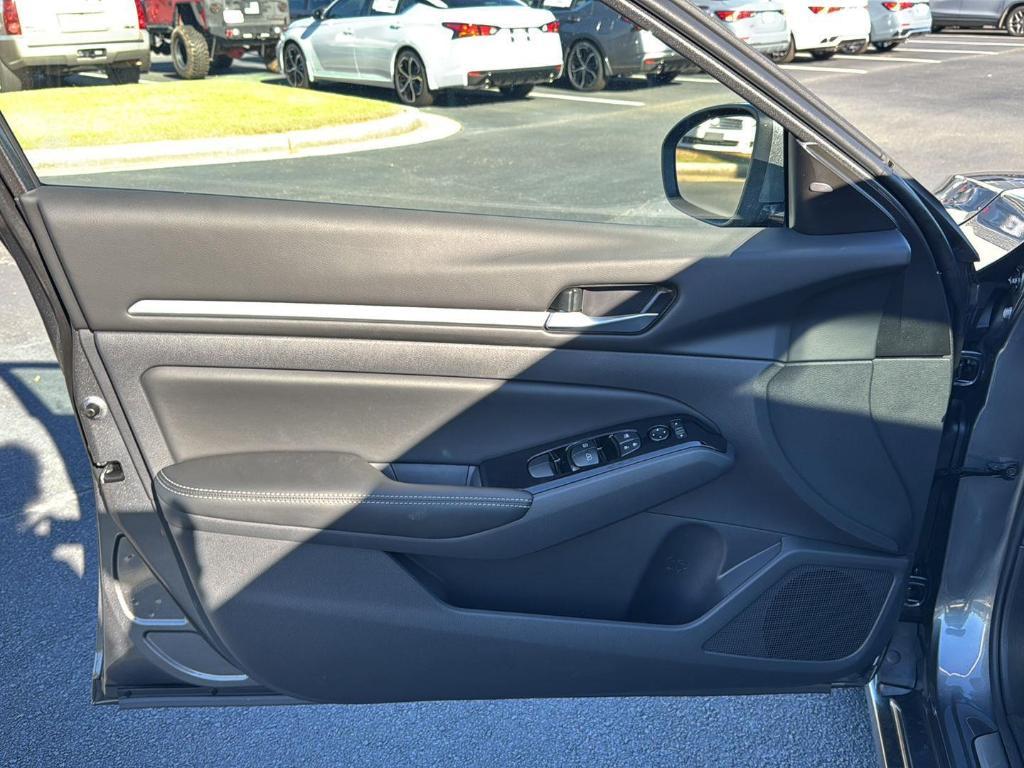 new 2025 Nissan Altima car, priced at $32,709