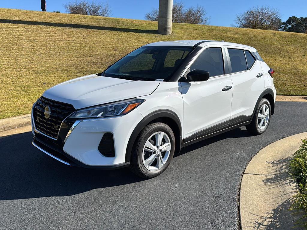 new 2025 Nissan Kicks Play car, priced at $21,872