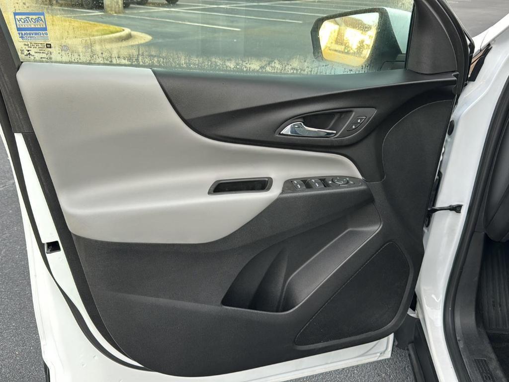 used 2022 Chevrolet Equinox car, priced at $17,000