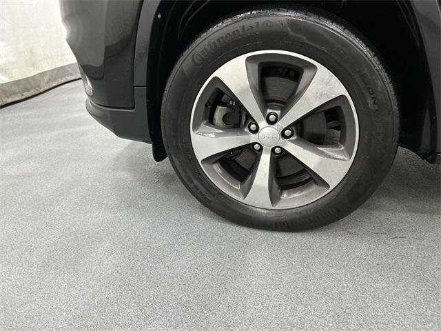 used 2020 Jeep Cherokee car, priced at $18,941