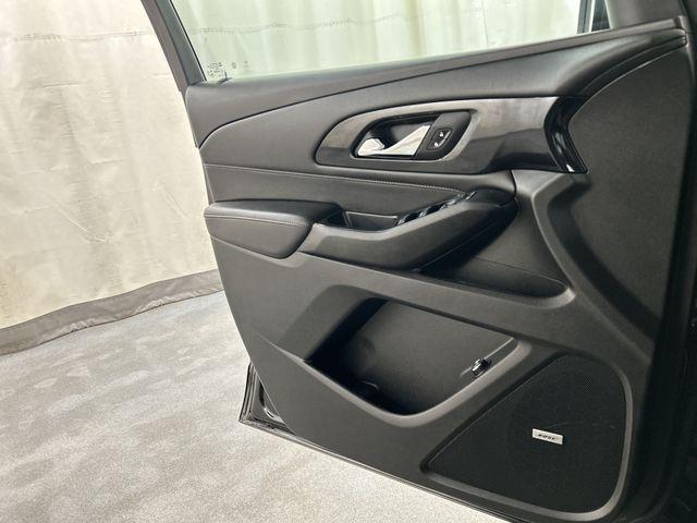 used 2023 Chevrolet Traverse car, priced at $31,966