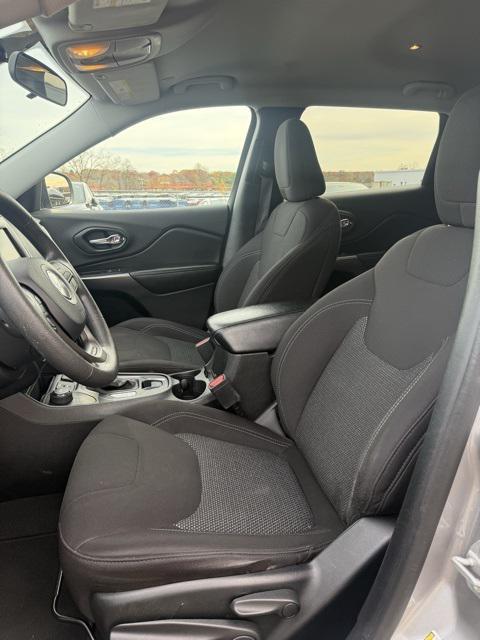 used 2020 Jeep Cherokee car, priced at $15,399