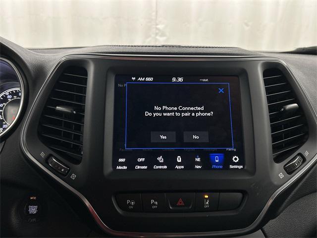 used 2023 Jeep Cherokee car, priced at $17,975