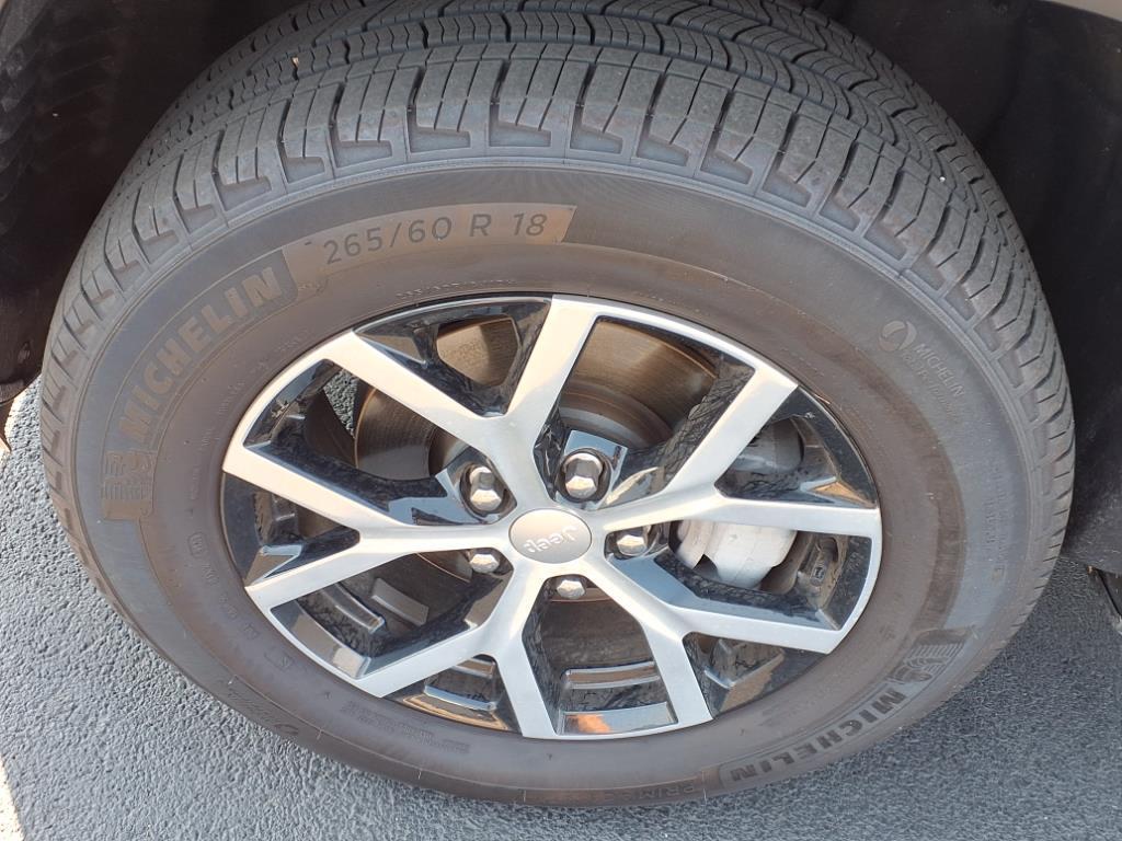 used 2024 Jeep Grand Cherokee car, priced at $39,977