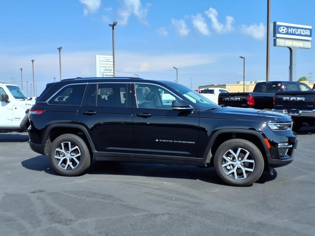 used 2024 Jeep Grand Cherokee car, priced at $39,977
