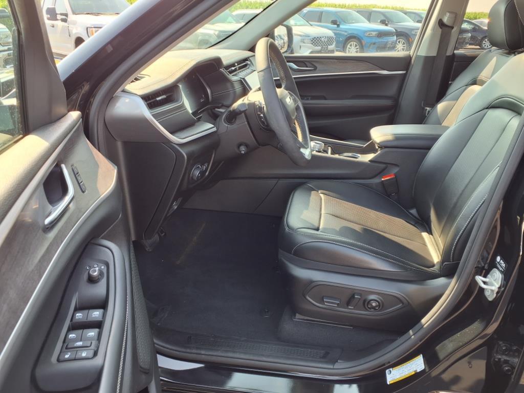 used 2024 Jeep Grand Cherokee car, priced at $39,977