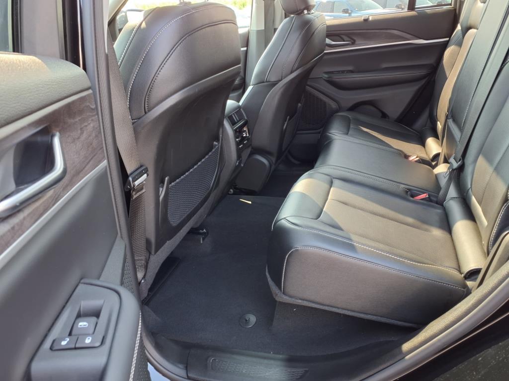 used 2024 Jeep Grand Cherokee car, priced at $39,977