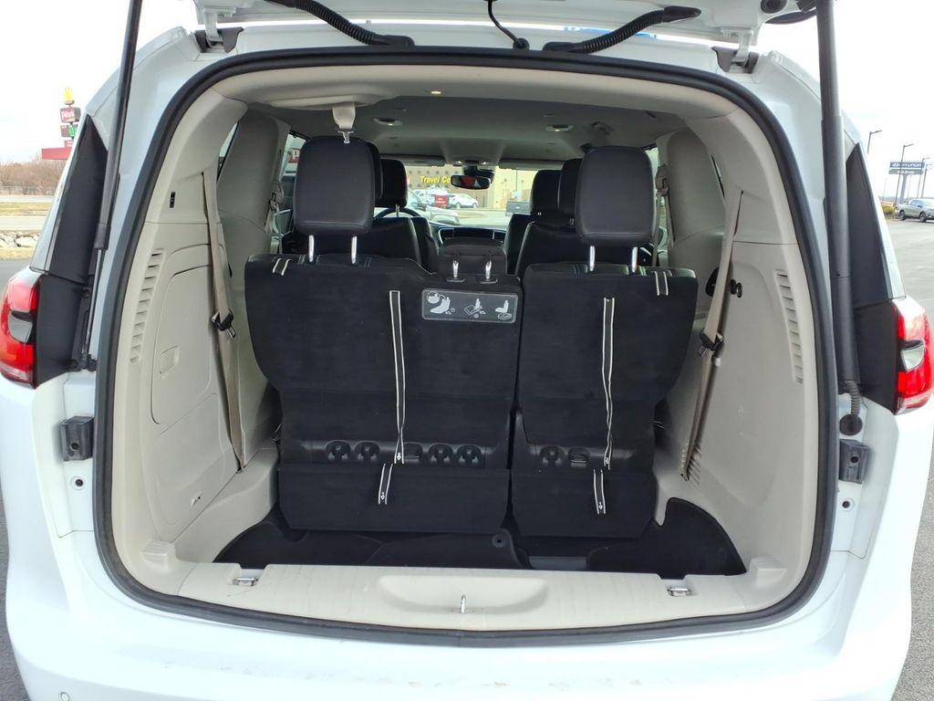 used 2021 Chrysler Pacifica Hybrid car, priced at $19,977