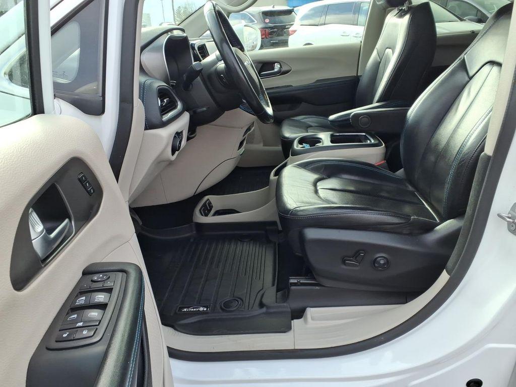 used 2021 Chrysler Pacifica Hybrid car, priced at $19,977