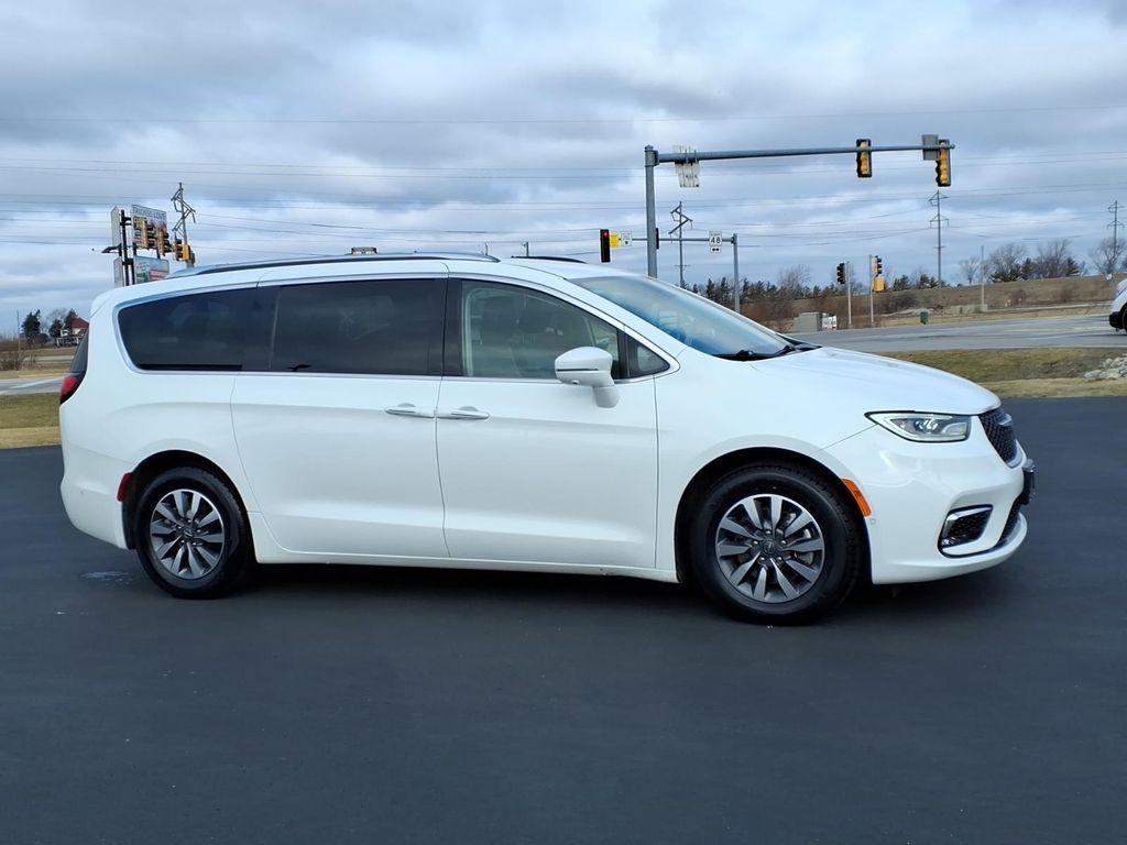 used 2021 Chrysler Pacifica Hybrid car, priced at $19,977